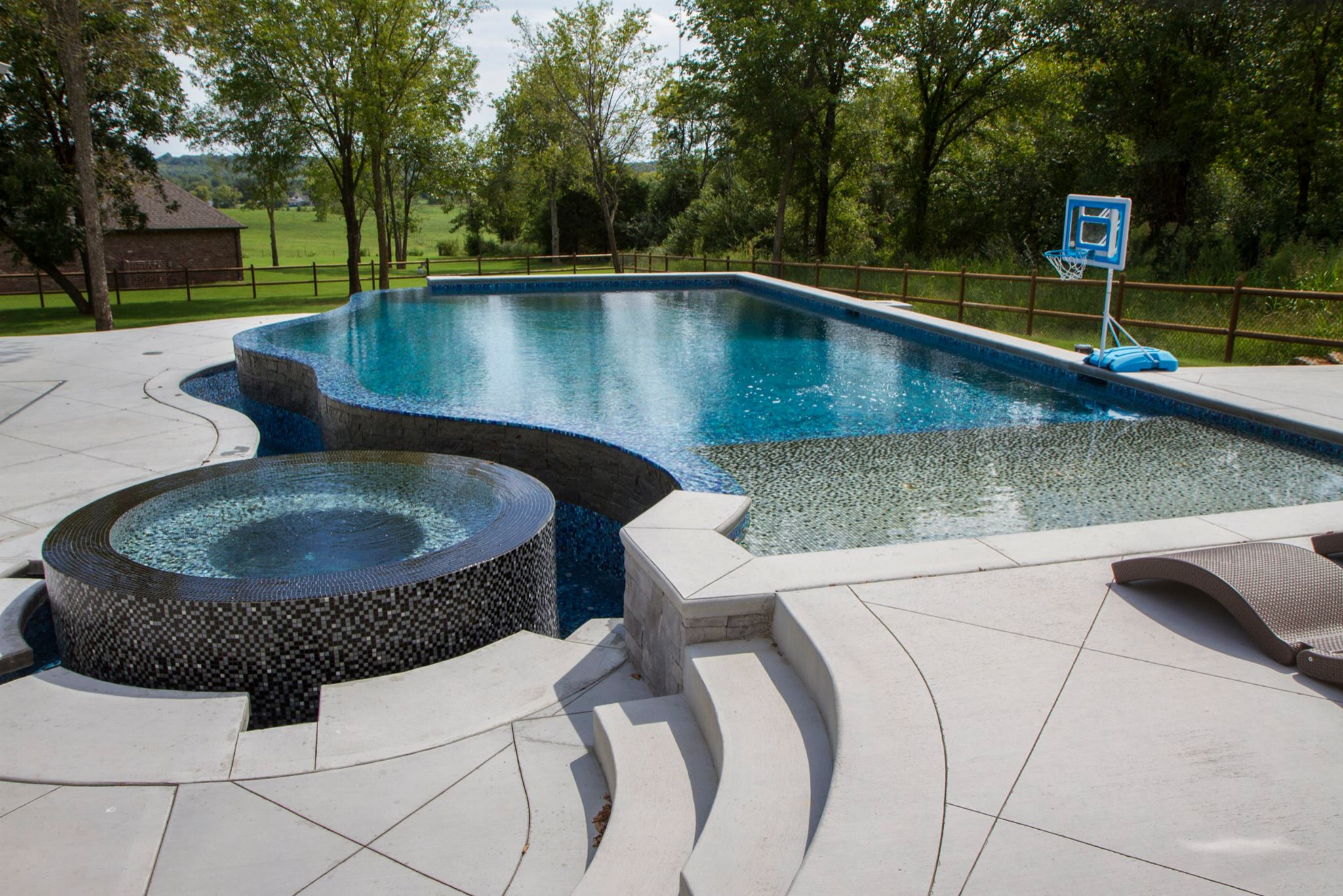 Custom new pool construction with spa in Frisco Texas